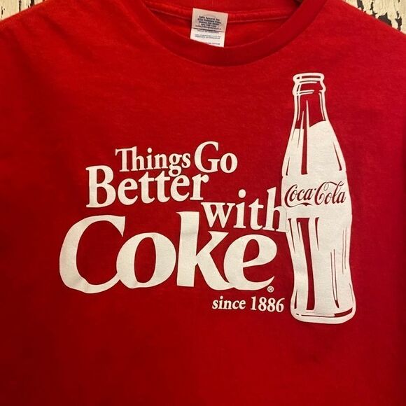 🔥EUC Coke pre-shrunk Unisex T-shirt. Size Large - Picture 2 of 9